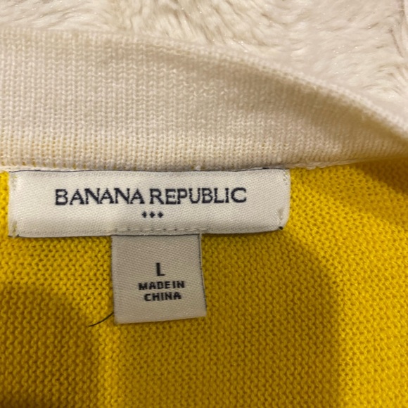 Banana Republic Yellow Knitted Linen V-Neck Top with White Embroidery size Large - Picture 6 of 11